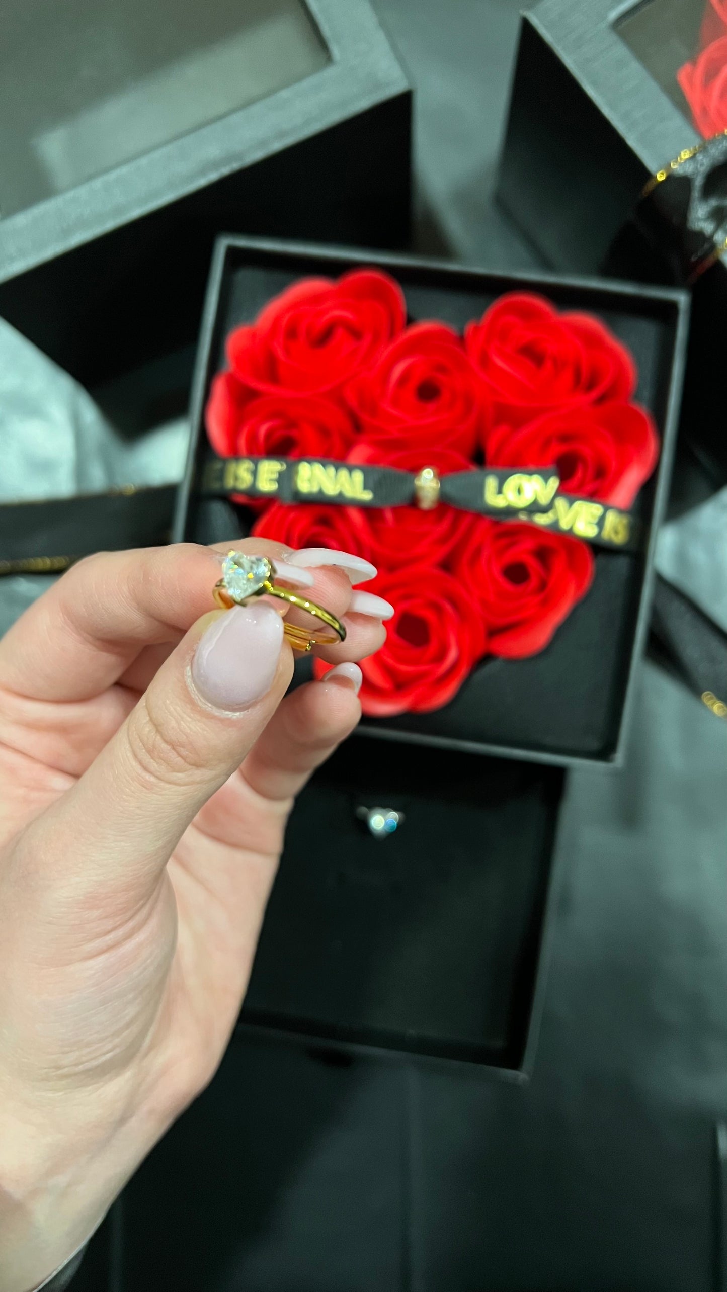 BOX SAN VALENTINO - ORO 18 CARATI