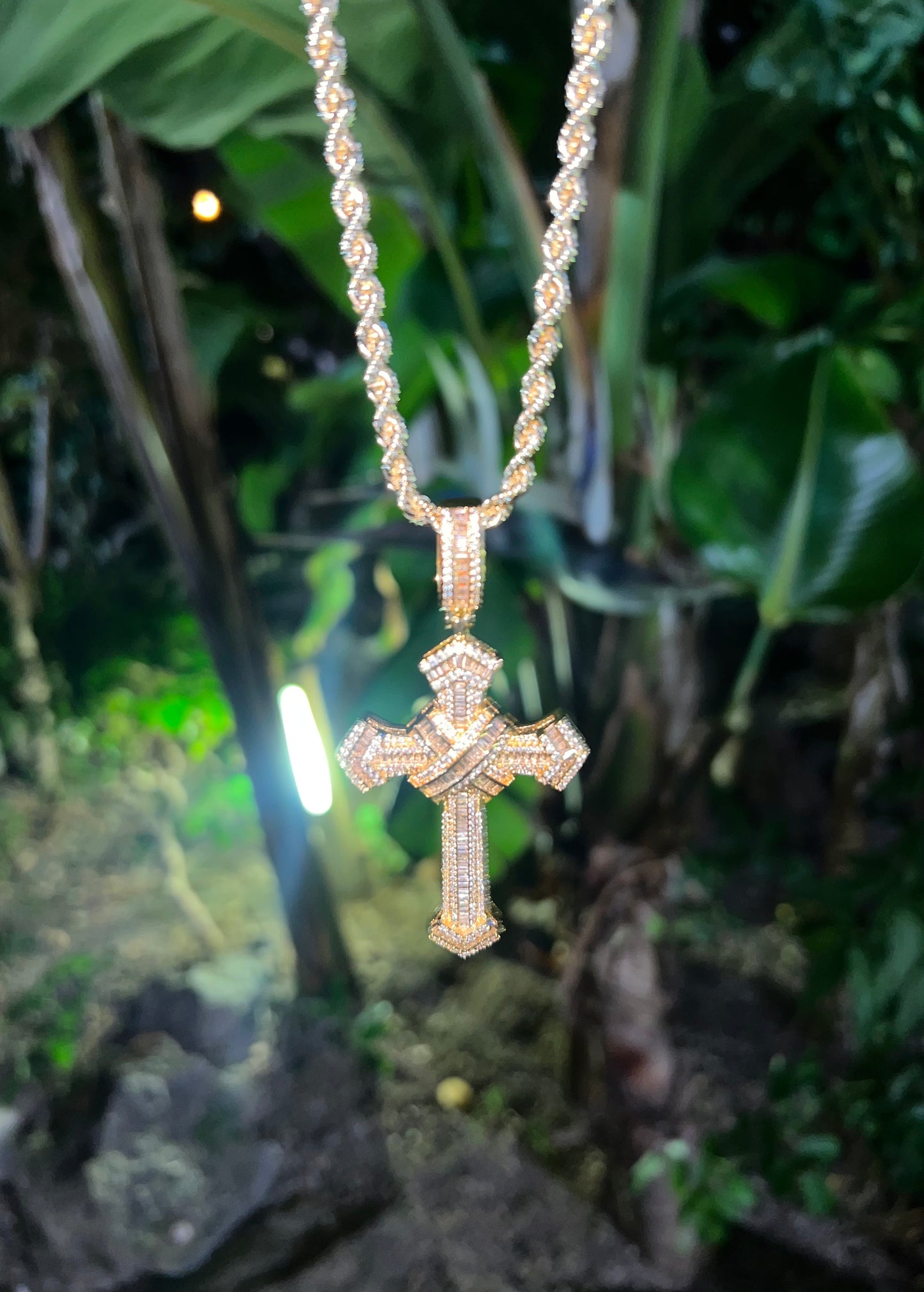 PENDENTE CROCE BAGUETTE - ORO 18 CARATI